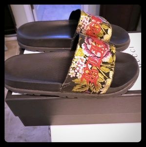 Unisex Pursuit Trek Blind For Love Slides